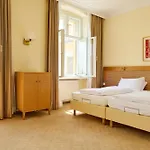 Schloss Und Gut Hotel Liebenberg