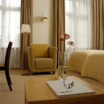 Schloss Und Gut Hotel 4*