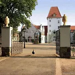 Schloss Und Gut Hotel Liebenberg