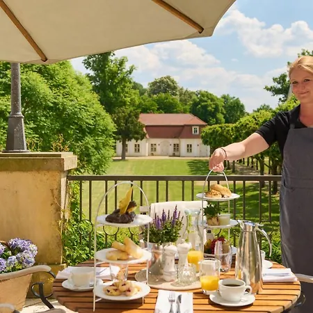 Schloss Und Gut Szálloda