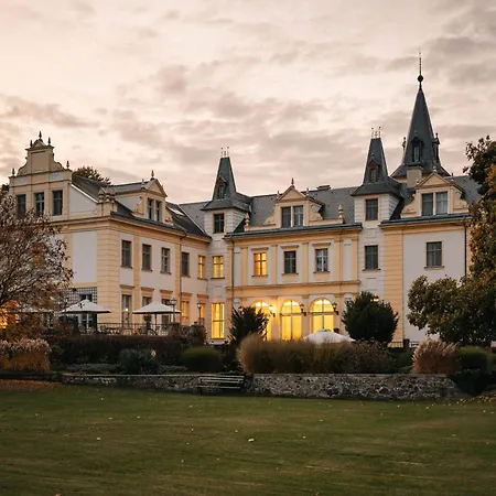 Hotel Schloss Und Gut 4*