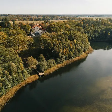Schloss Und Gut 4*