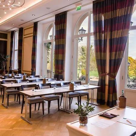 Schloss Und Gut 호텔 4*