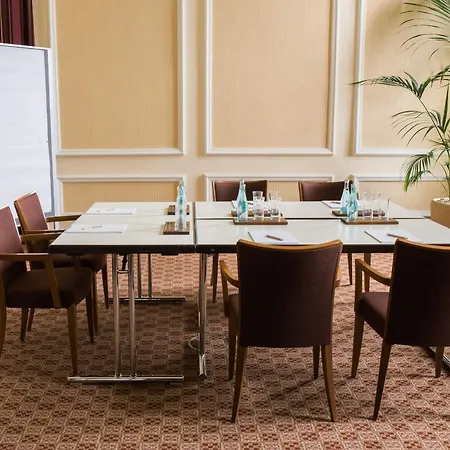 Hotell Schloss Und Gut 4*