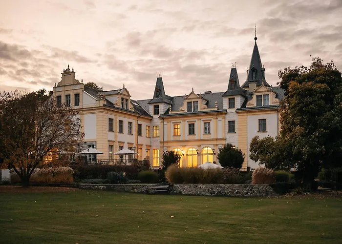 Szálloda Schloss Und Gut 4*